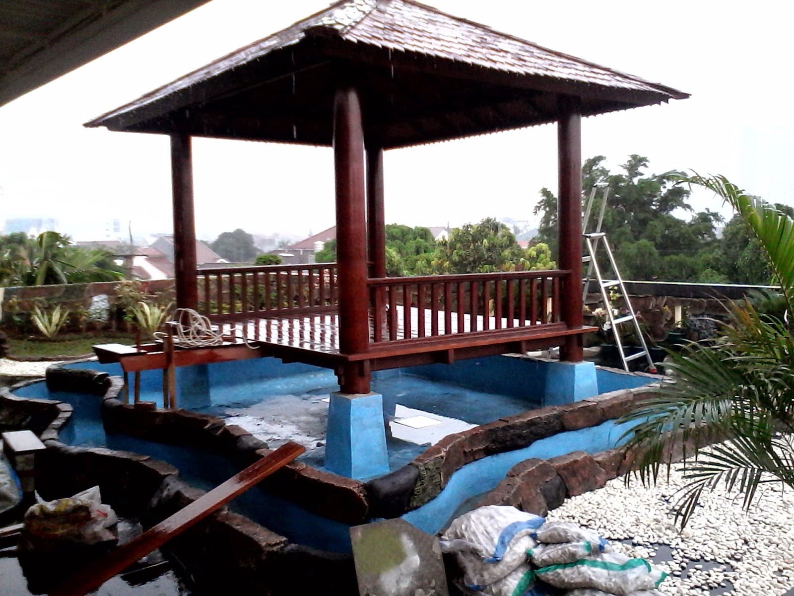Taman Dengan Kolam Ikan Dan Gazebo Tentang Kolam Kandang Ternak