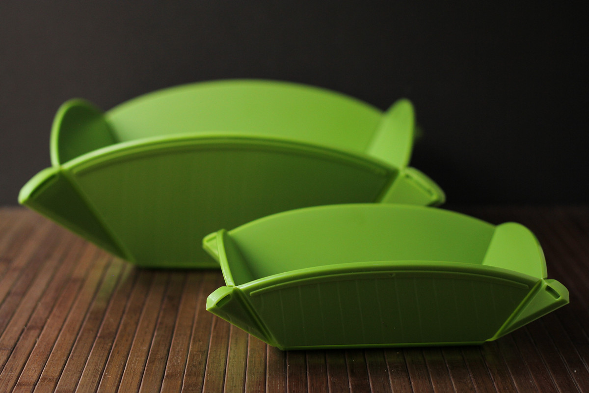 Mastrad Multi-Use Collapsible Silicone Green Salad Bowl Set