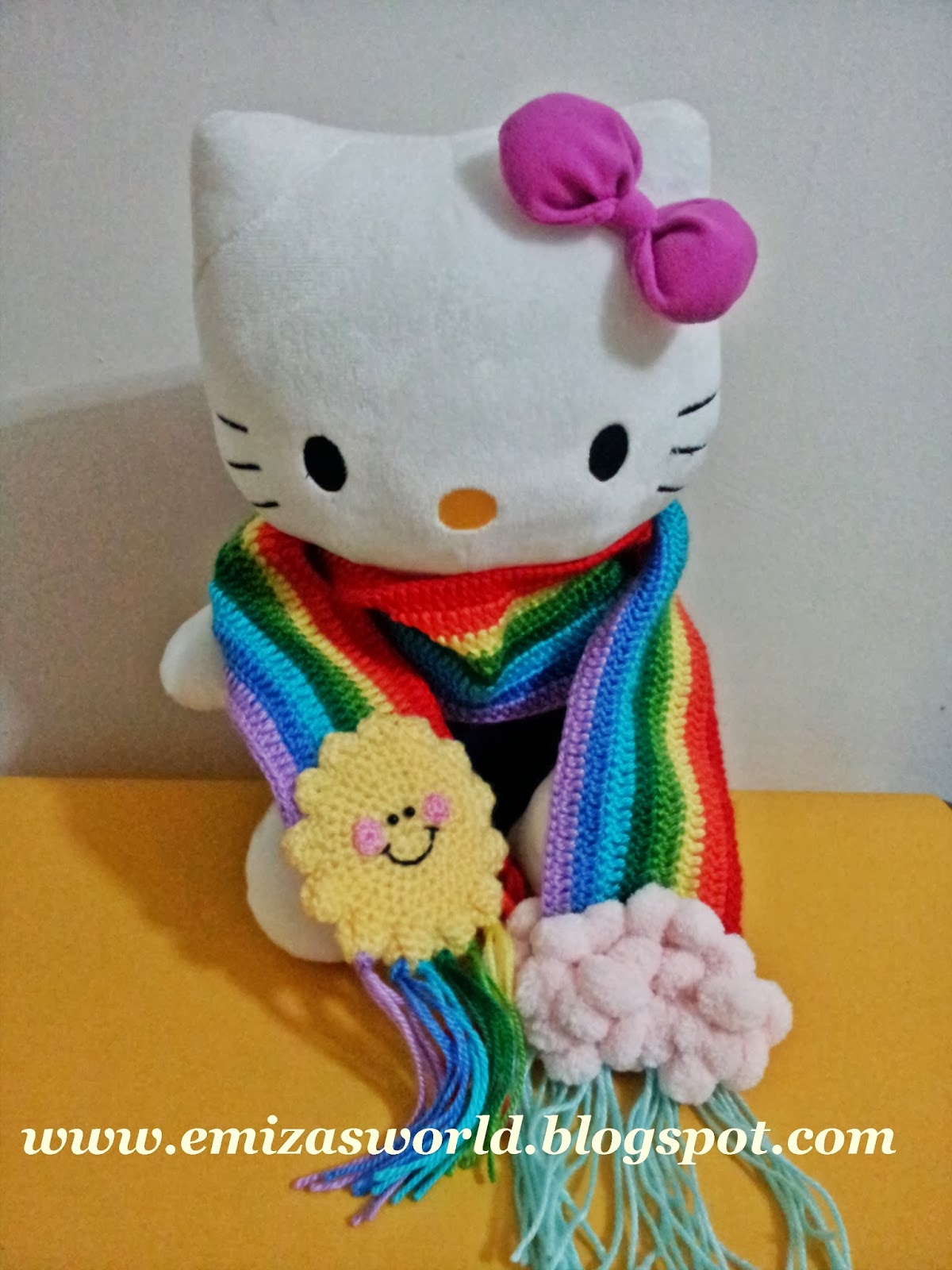 Emiza �Sevgiyle yapılan el sanatları� Gökkuşağı bebek atkısı / Rainbow