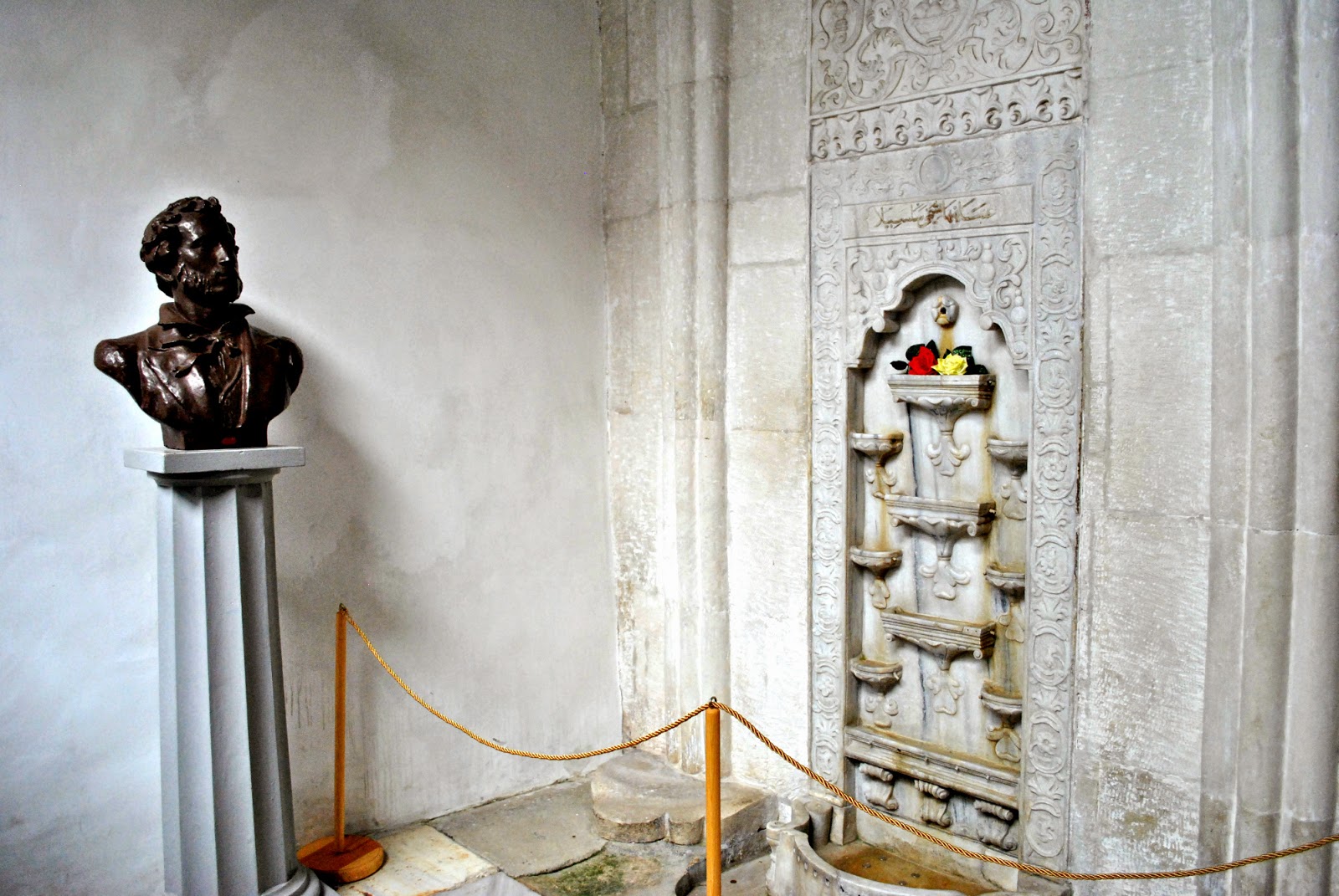 Ханский дворец бахчисарайский фонтан Ханский дворец бахчисарайский фонтан