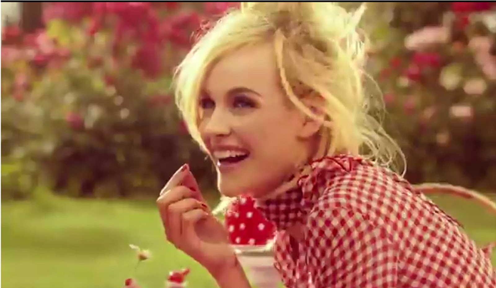 без вины виноватая текст песни. песня вины виноватая. без вины виноватая t1one. T1one обложки. без вины виноватая песня.