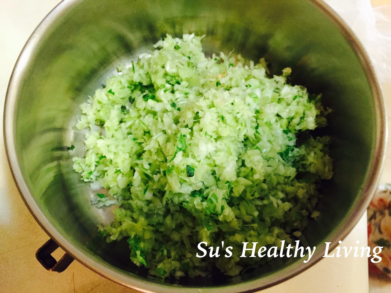 Su'sHealthyLiving Cauliflower Leaves /Stem Pakora ( fritters)