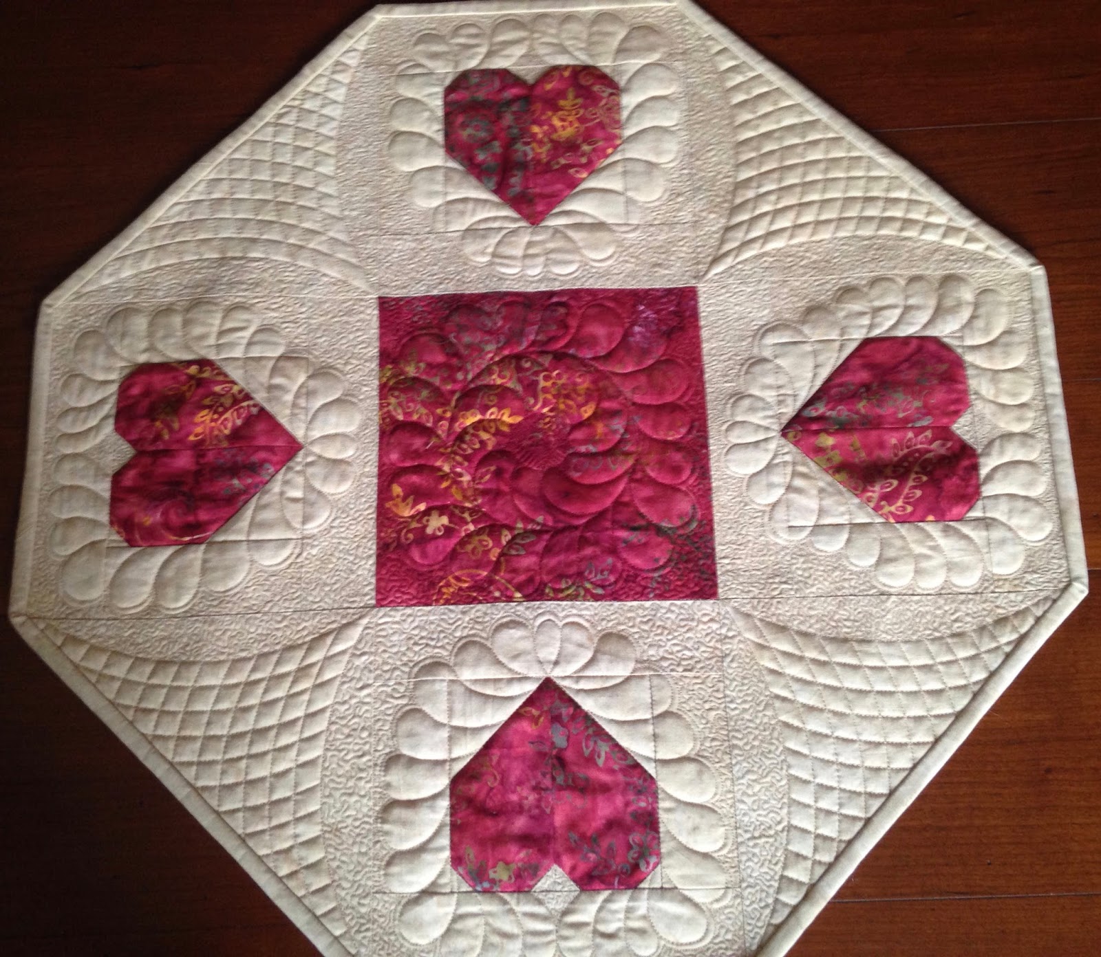 Sisterhood Hearts Quilted Table Topper NCU0NNT1803