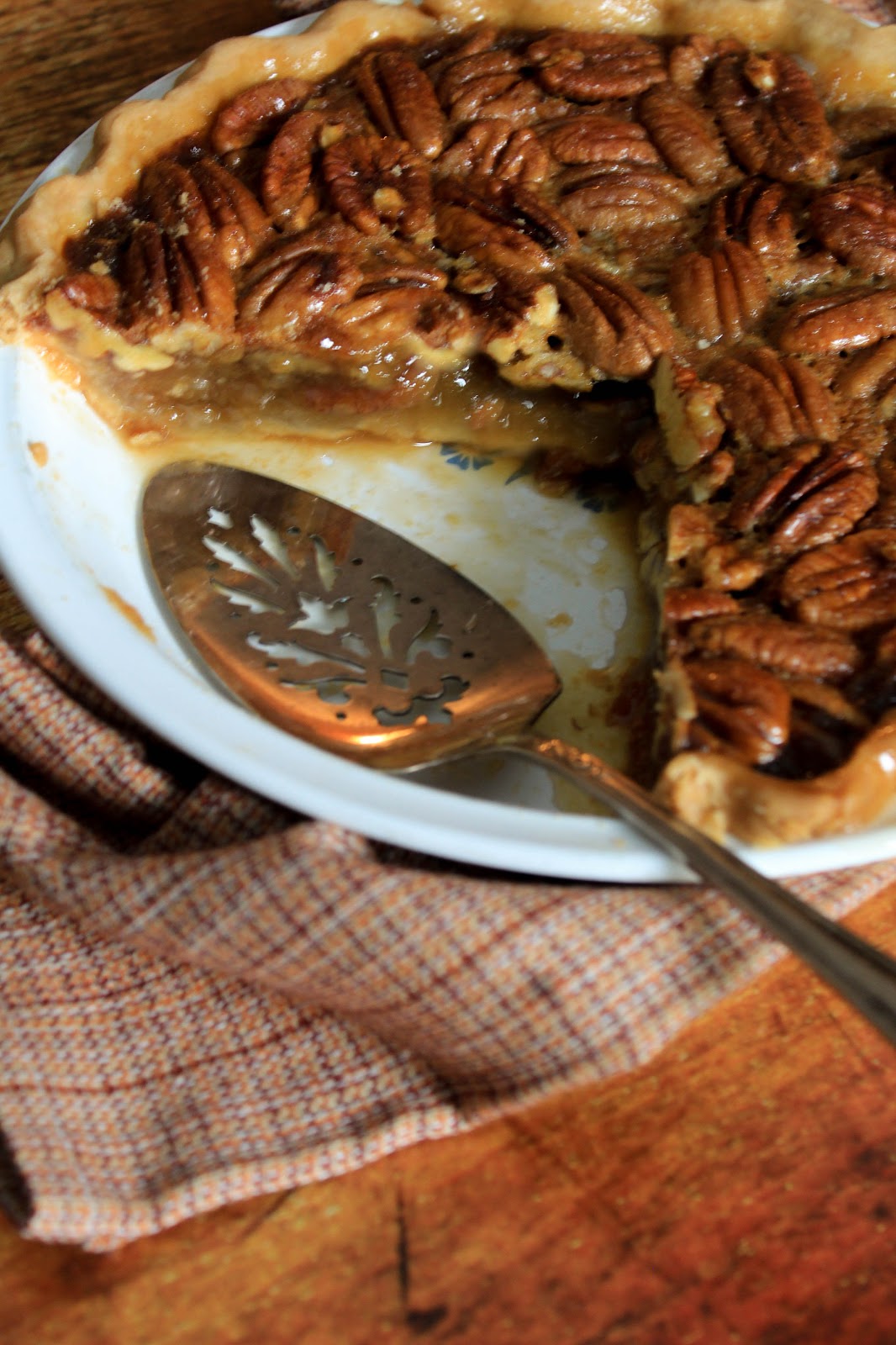 Old Fashioned Pure Maple Pecan Pie