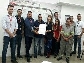 Despoluir entrega certificado de participação à empresa de Refrescos Guararapes de Campina Grande 1 Despoluir coca cola 1 5c76730b6718f
