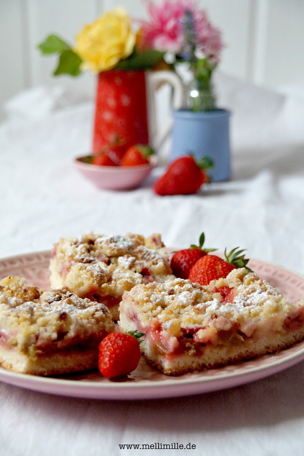mellimille: Rhabarber-Erdbeer-Streuselkuchen vom Blech