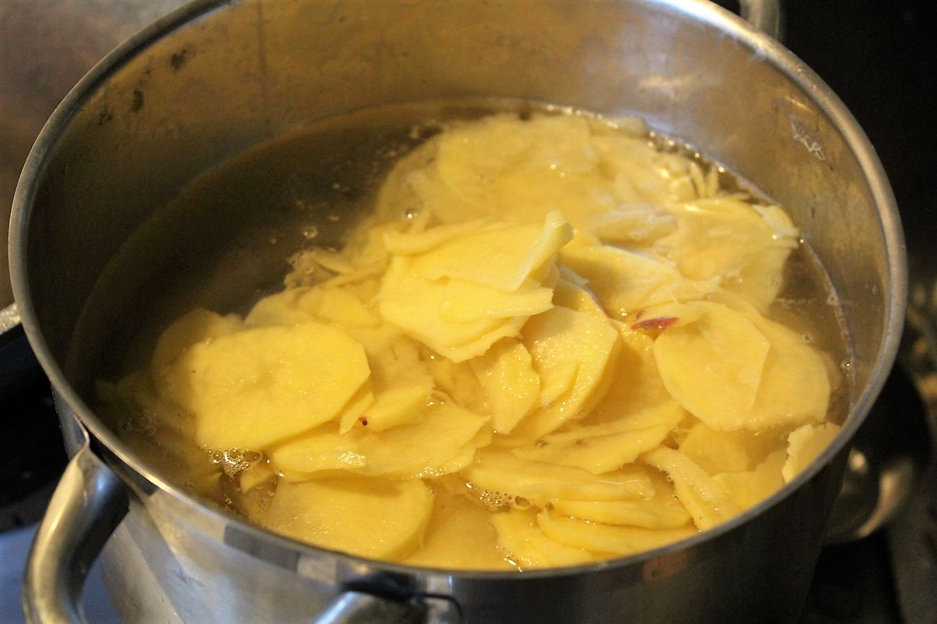 Putenschnitzel, Spinat, Kartoffelgratin und Sahnesoße – glatzkoch.de