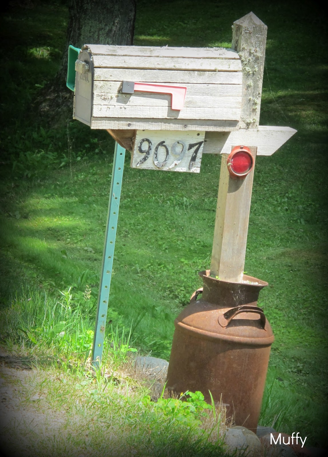 Muffy's Marks Mailboxes