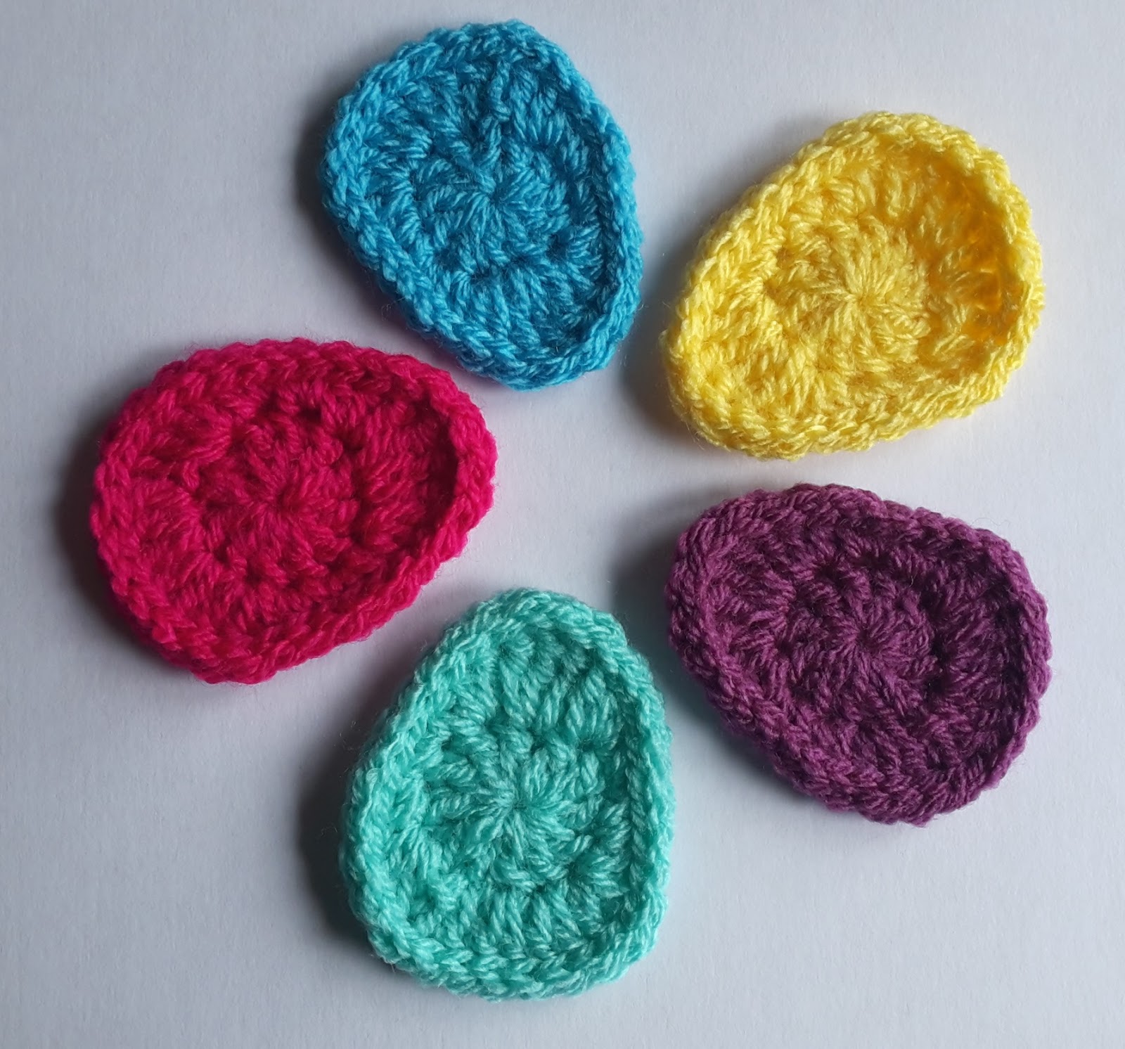 planet-yarn-little-easter-eggs-free-crochet-pattern