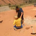 Irmãos são presos por chicotear funcionário que furtou oito ovos
