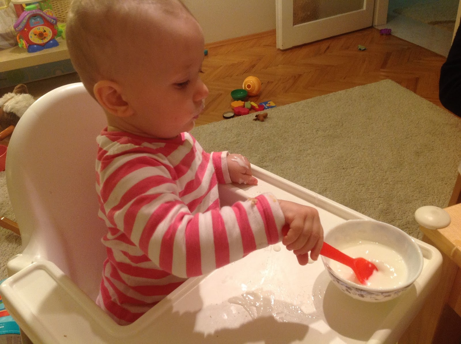 İdilli Günler Böyle de yoğurt yenir mi İdilli Günler Böyle de yoğurt yenir mi