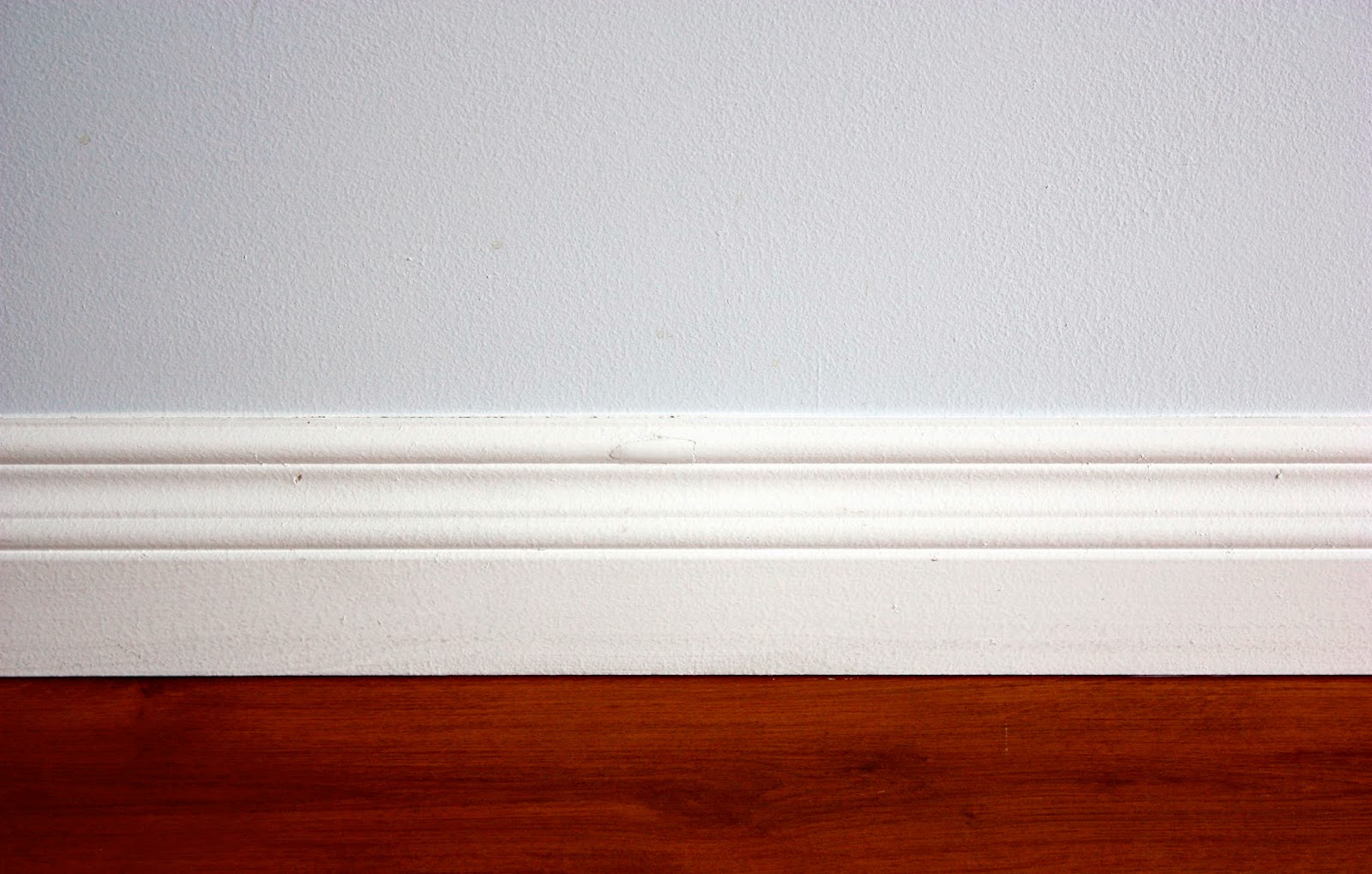 Artsybuildinglady Repair A Chipped Baseboard