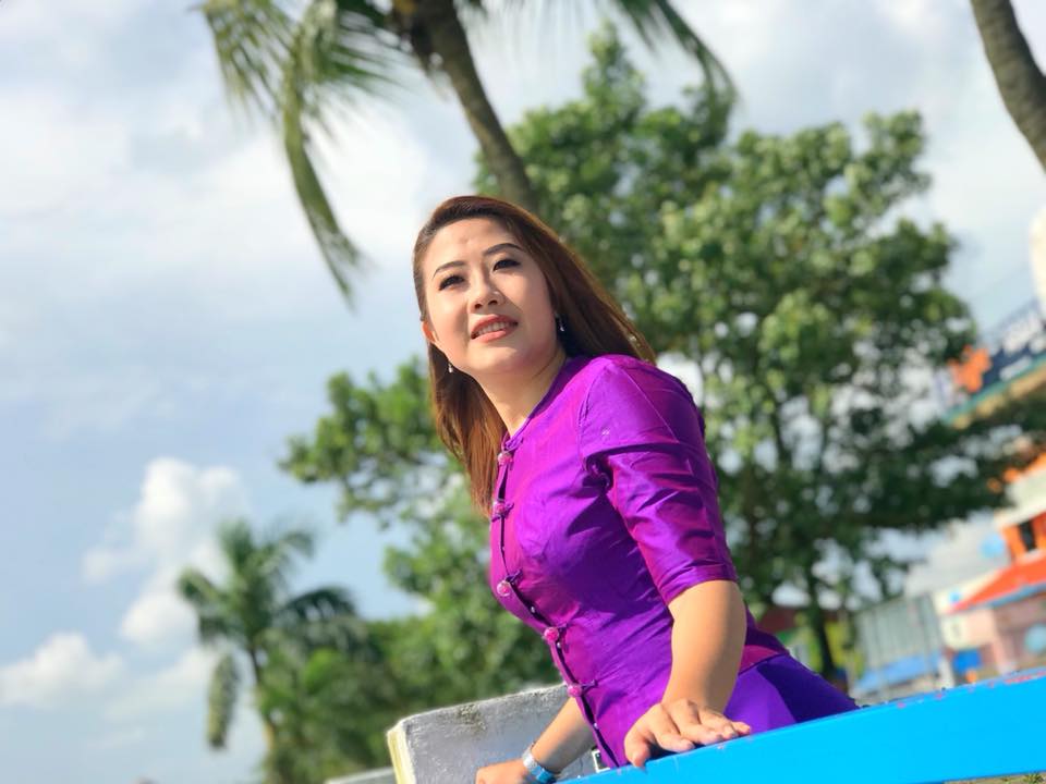 Trending model Nan Htaik Htar San in Myanmar Dress 