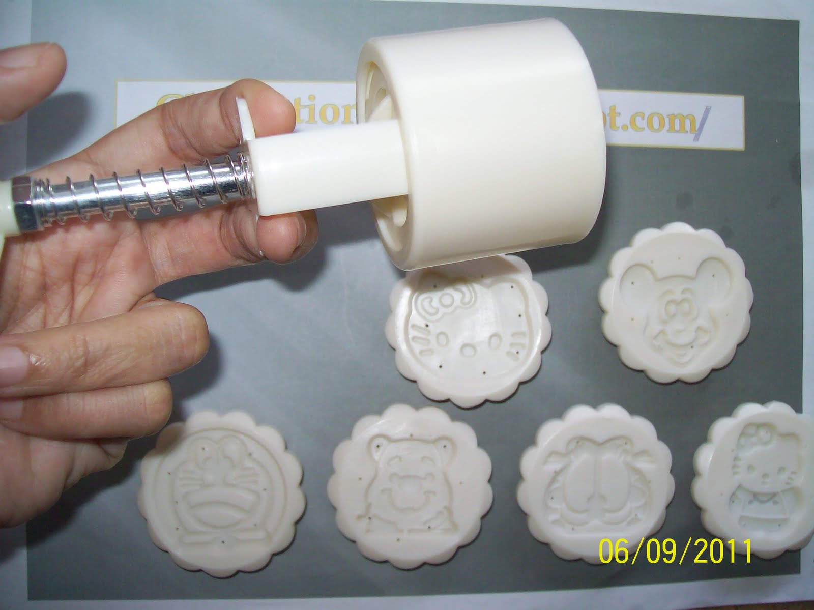 Claystationyong Polymer Clay Press Mold