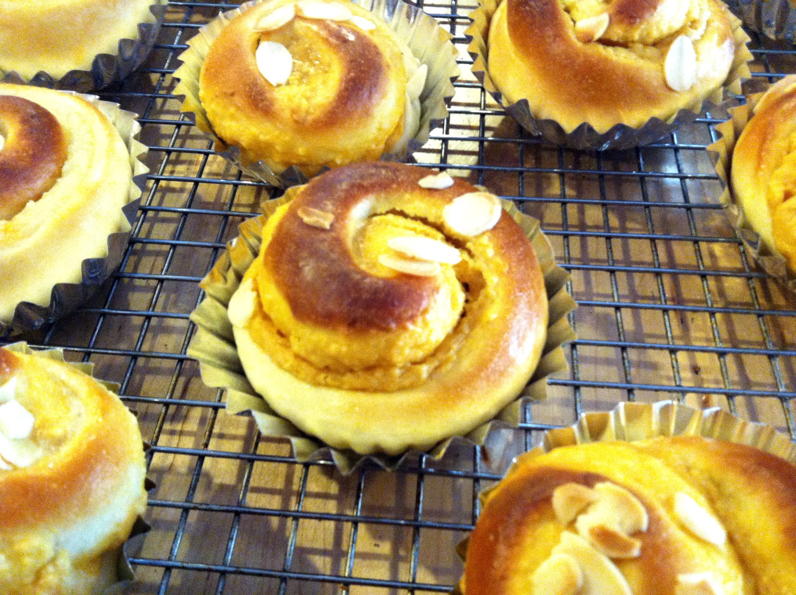 La Petite Bakery Sweet potato Cream cheese Roll