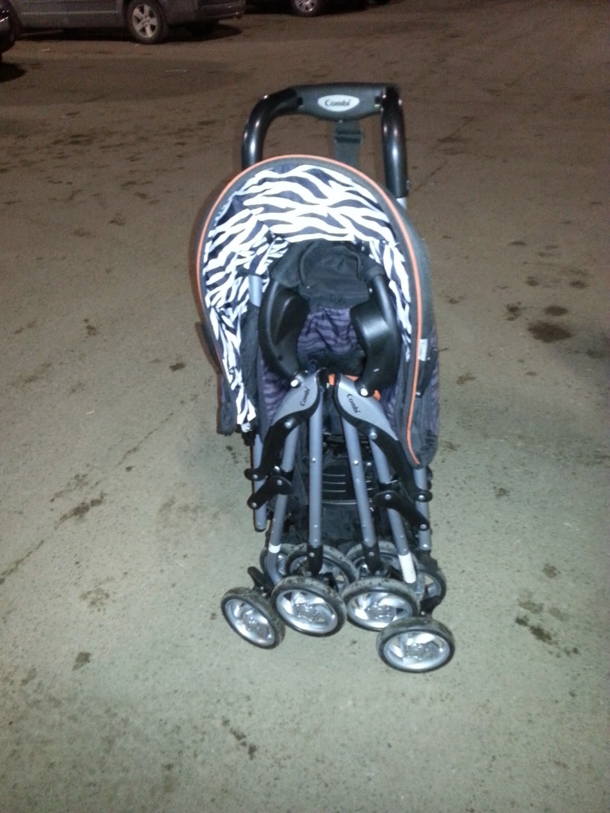 Just another Edmonton mommy My favorite compact stroller.