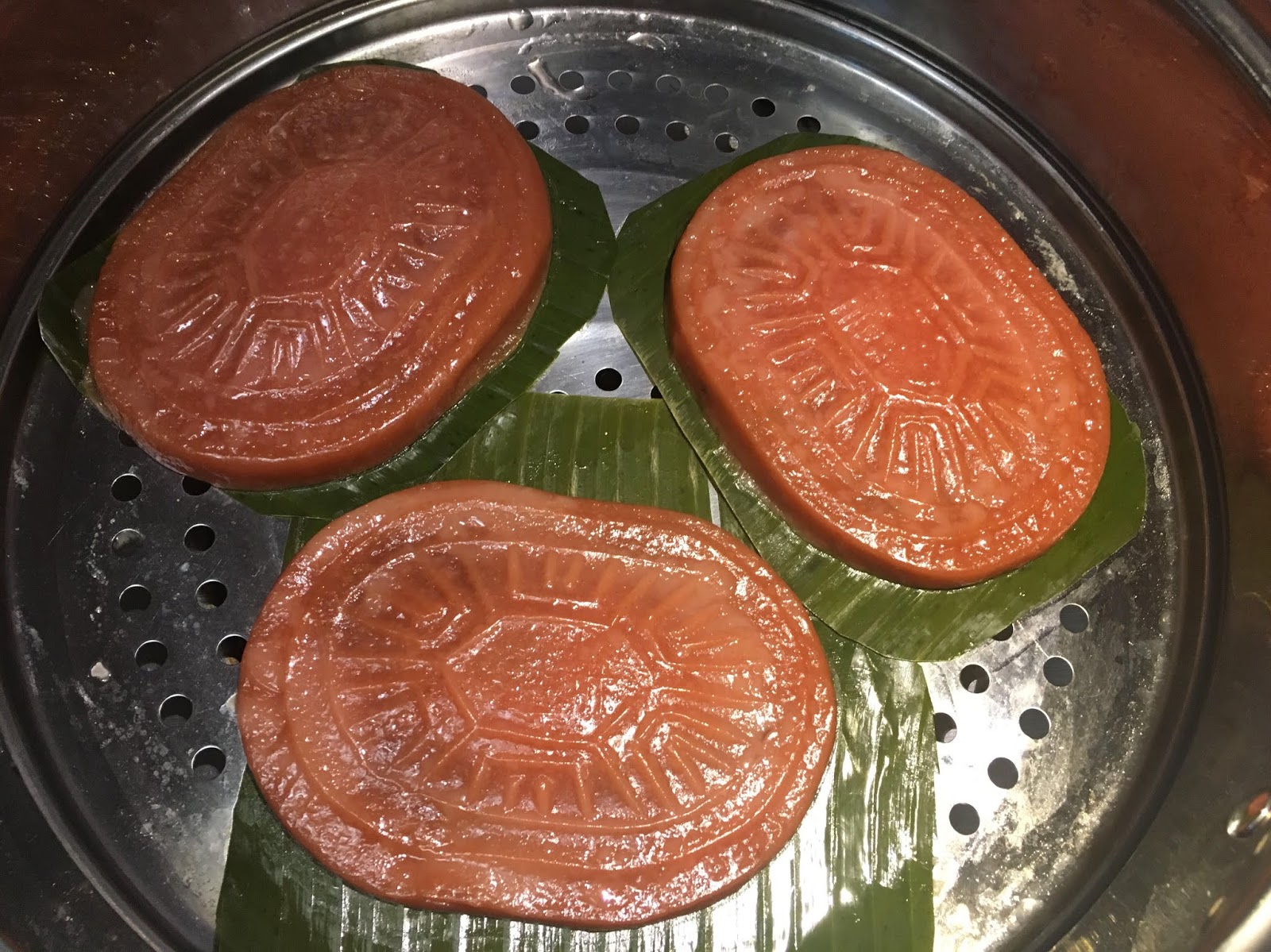 媽媽的拿手菜 Papa's Favorite Recipes: Turtle-shaped Red Rice Cake (紅龜粿)