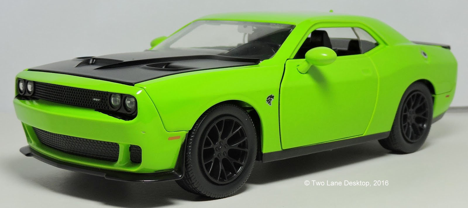 2015 dodge challenger toy car