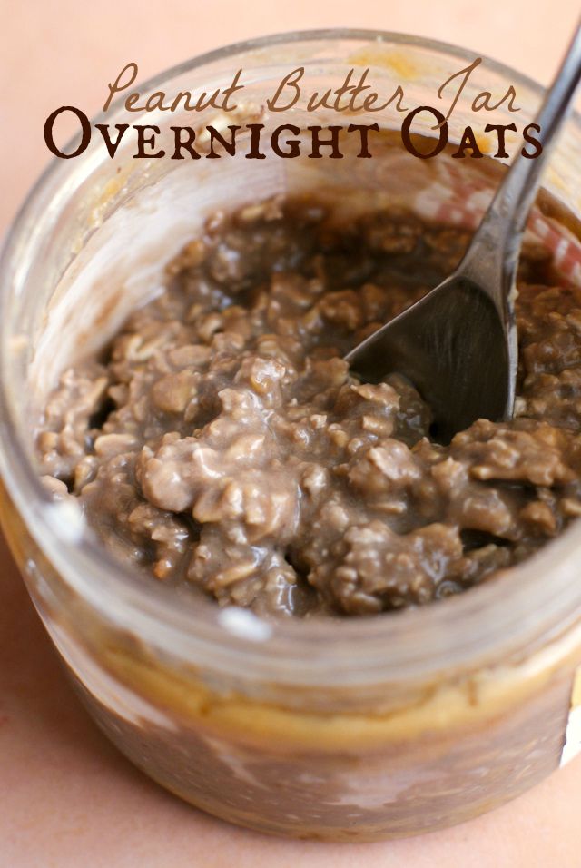 Peanut Butter Jar Overnight Oats | thetwobiteclub.com