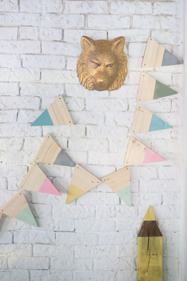 Guirnalda de banderines de madera DIY