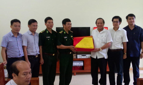 Bộ trưởng Trương Minh Tuấn thăm Đồn biên phòng Lũng Cú - Ảnh 5 Bo truong Truong Minh Tuan tham Don bien phong Lung Cu - Anh 5