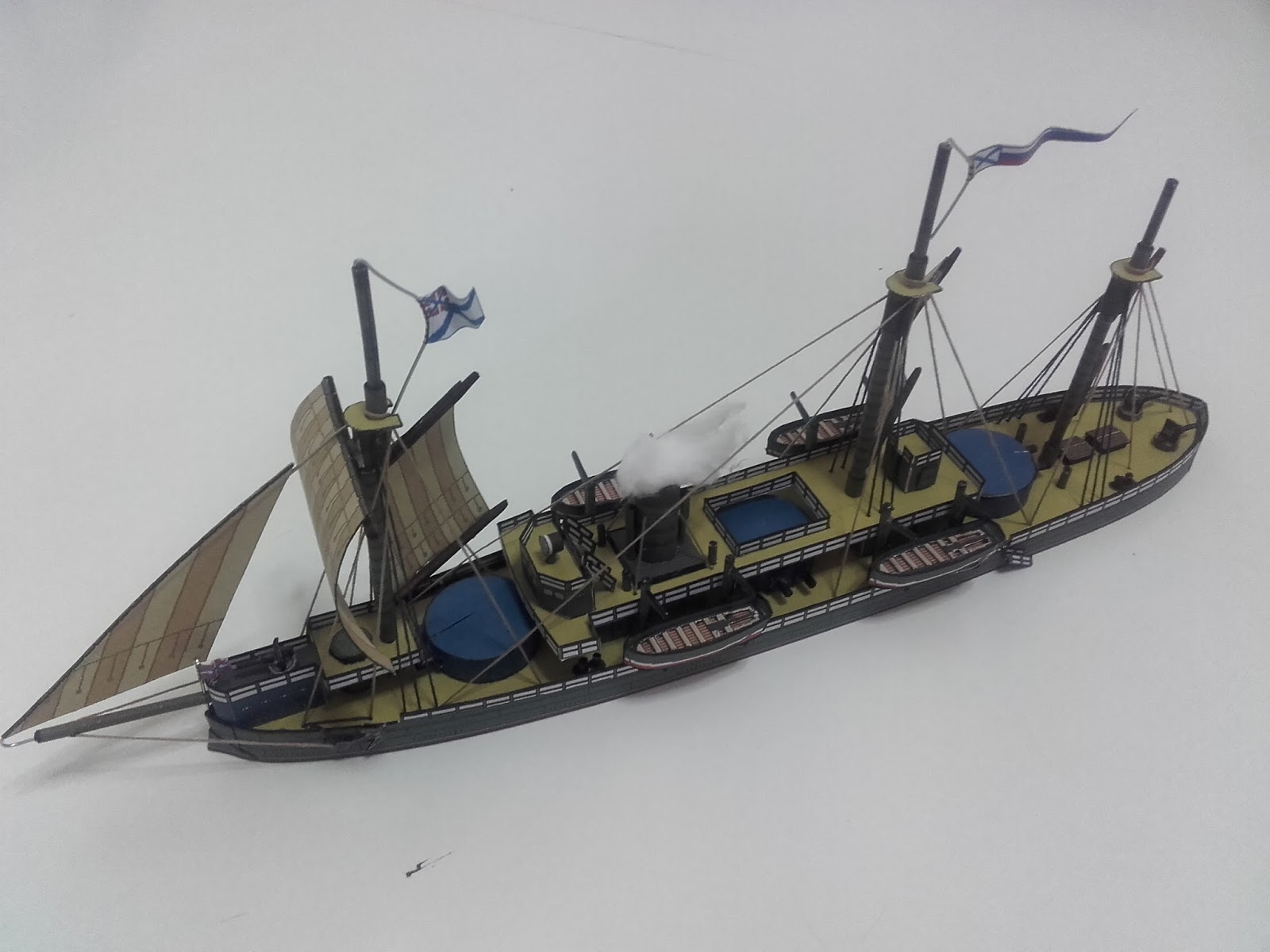 Los barcos de papel Monitor Admiral Lazarev (1869)