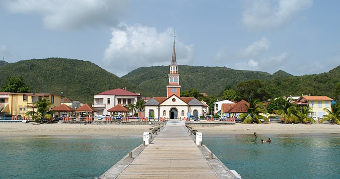 village touristique à la plage en Martinique