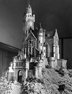 karanlık genişletmek prosedür  Munich & Co.: Modell von Schloss Falkenstein in Pfronten von Max Schultze  (1884)