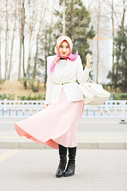 Padu Padan Boots untuk Muslimah ala Dian Pelangi