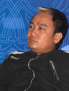 2012: Foto Azis Gagap OVJ