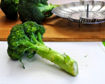 How to steam broccoli, step-by-step photos and three important tricks
