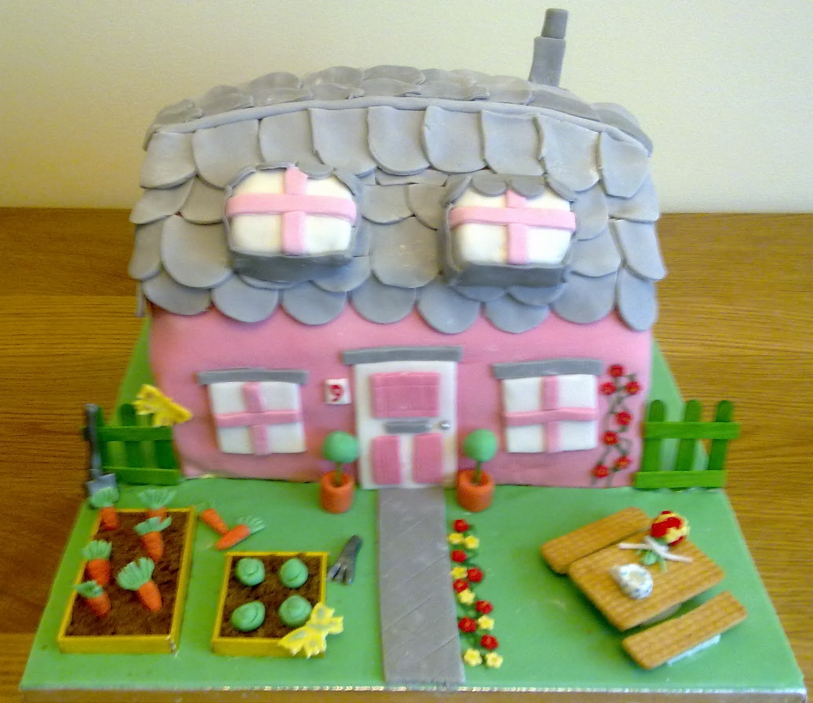 BakerLou Doll's House cake