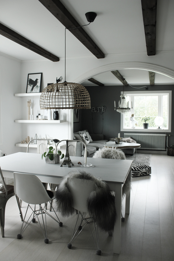 Svart, vitt & rött: from my casa