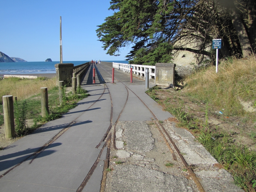photographing New Zealand tolaga bay wharf