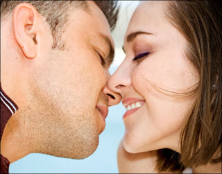 7 Penyakit Akibat Ciuman Yang Patut Diwaspadai