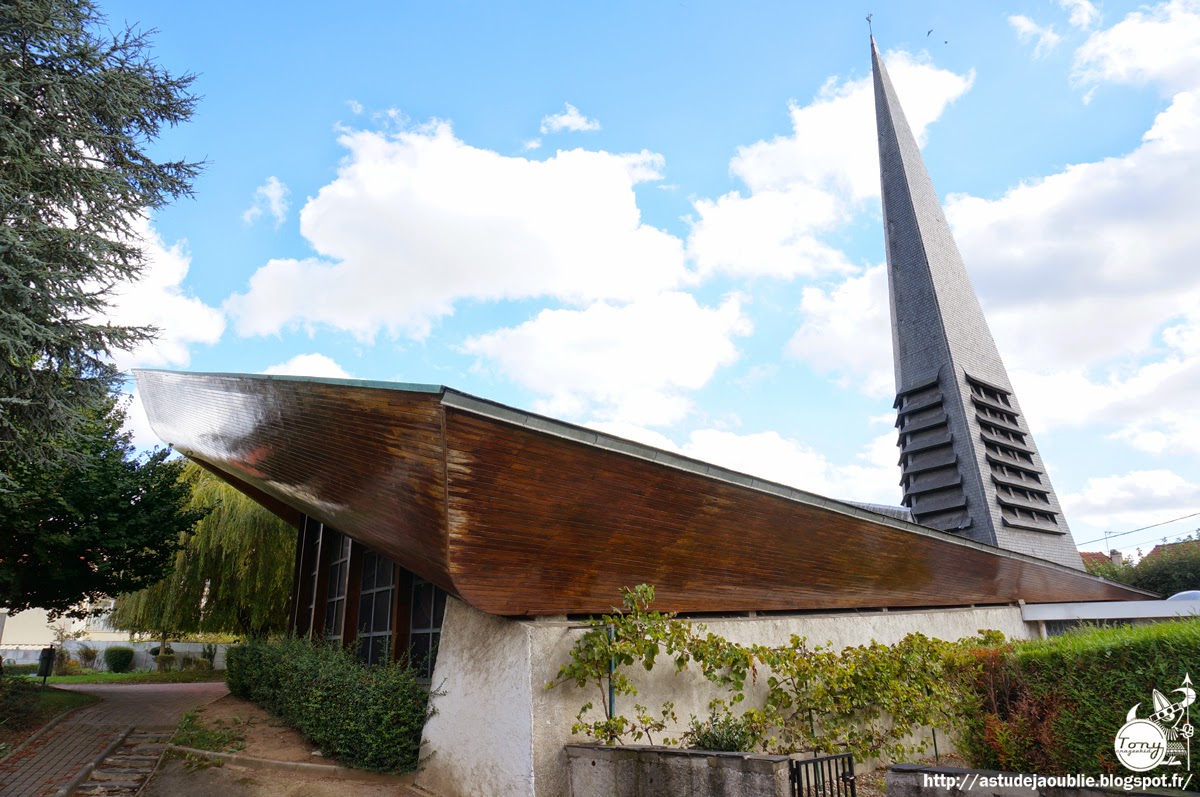 ArnouvillelèsGonesse Église NotreDamedelaPaix