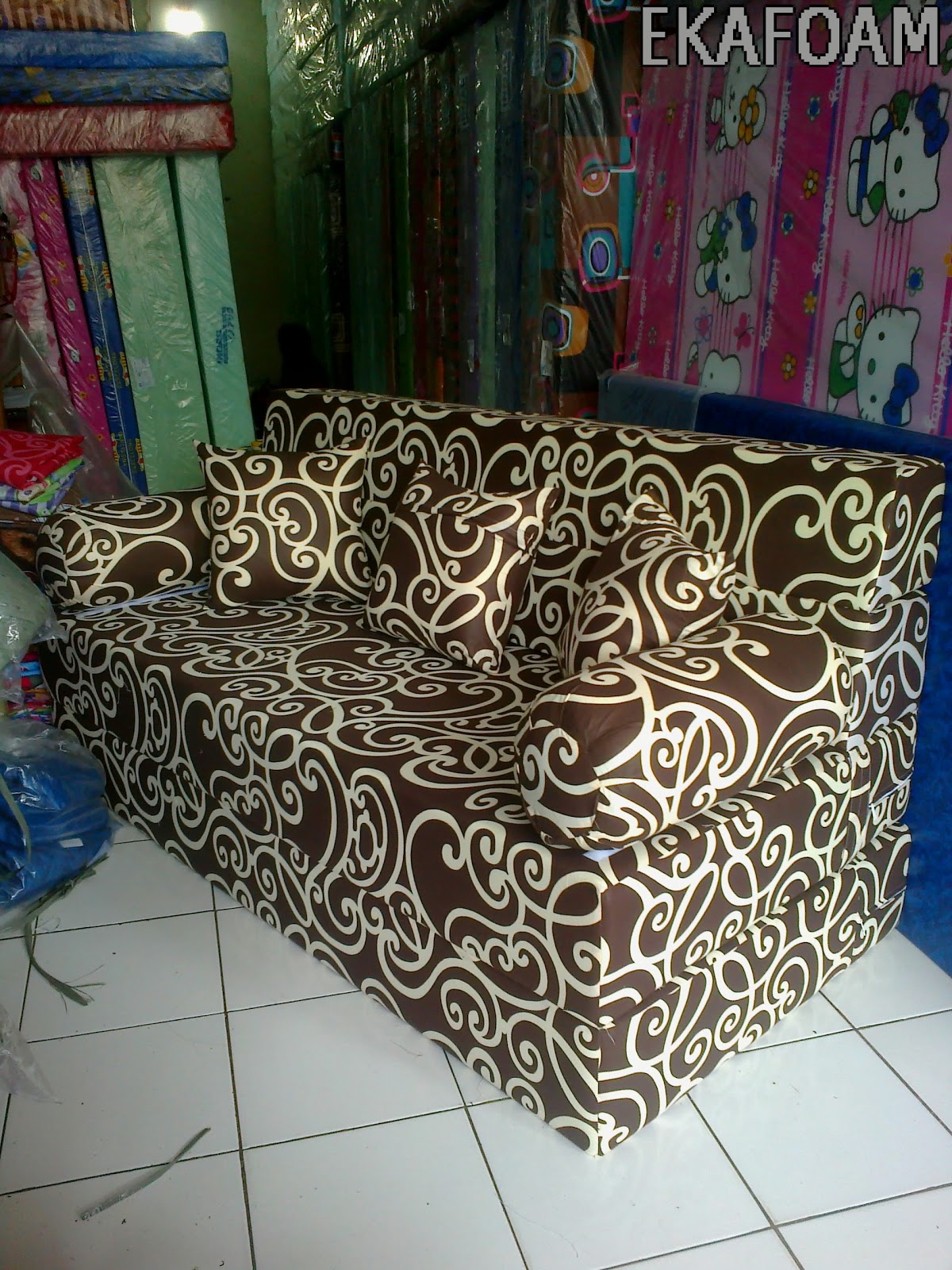 SOFA BED INOAC MOTIF BATIK COKLAT 