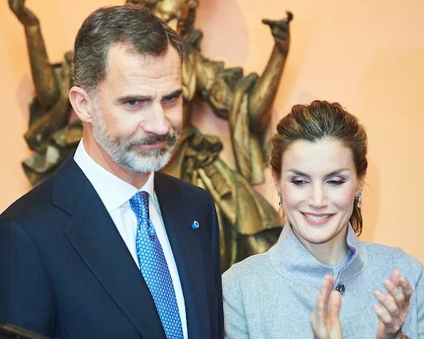 Queen Letizia wears Carolina Herrera outfit - Fall 2016 collection, Magrit Snake Printed Pumps