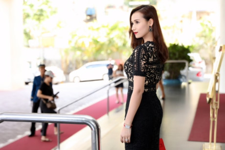 La Thanh Huyen bi thu hut truoc ve 'soai ca' cua Manh Truong - Anh 2