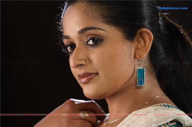 [Image: Kavya-Madhavan-3_4493rs2_zpsb3b308e2.jpg]