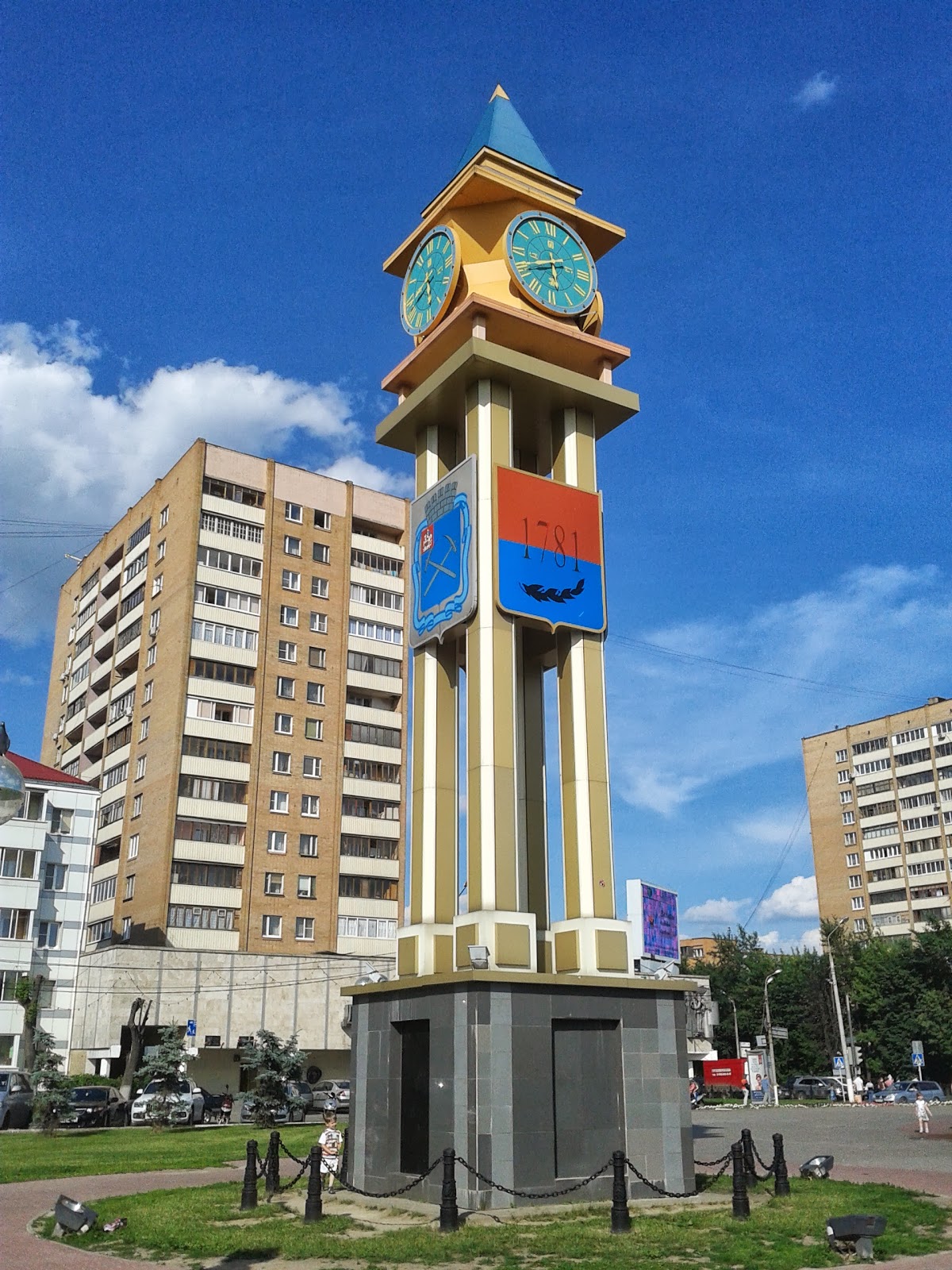 Подольск башня с часами