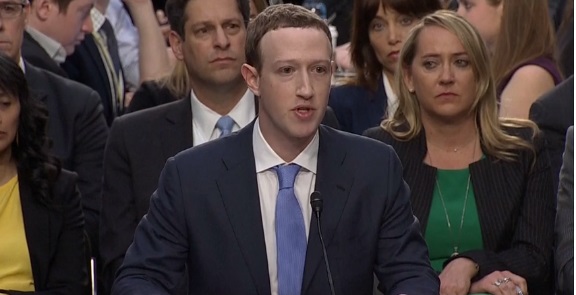 Zuckerberg da explicaciones al Senado por el escándalo de la fuga de datos