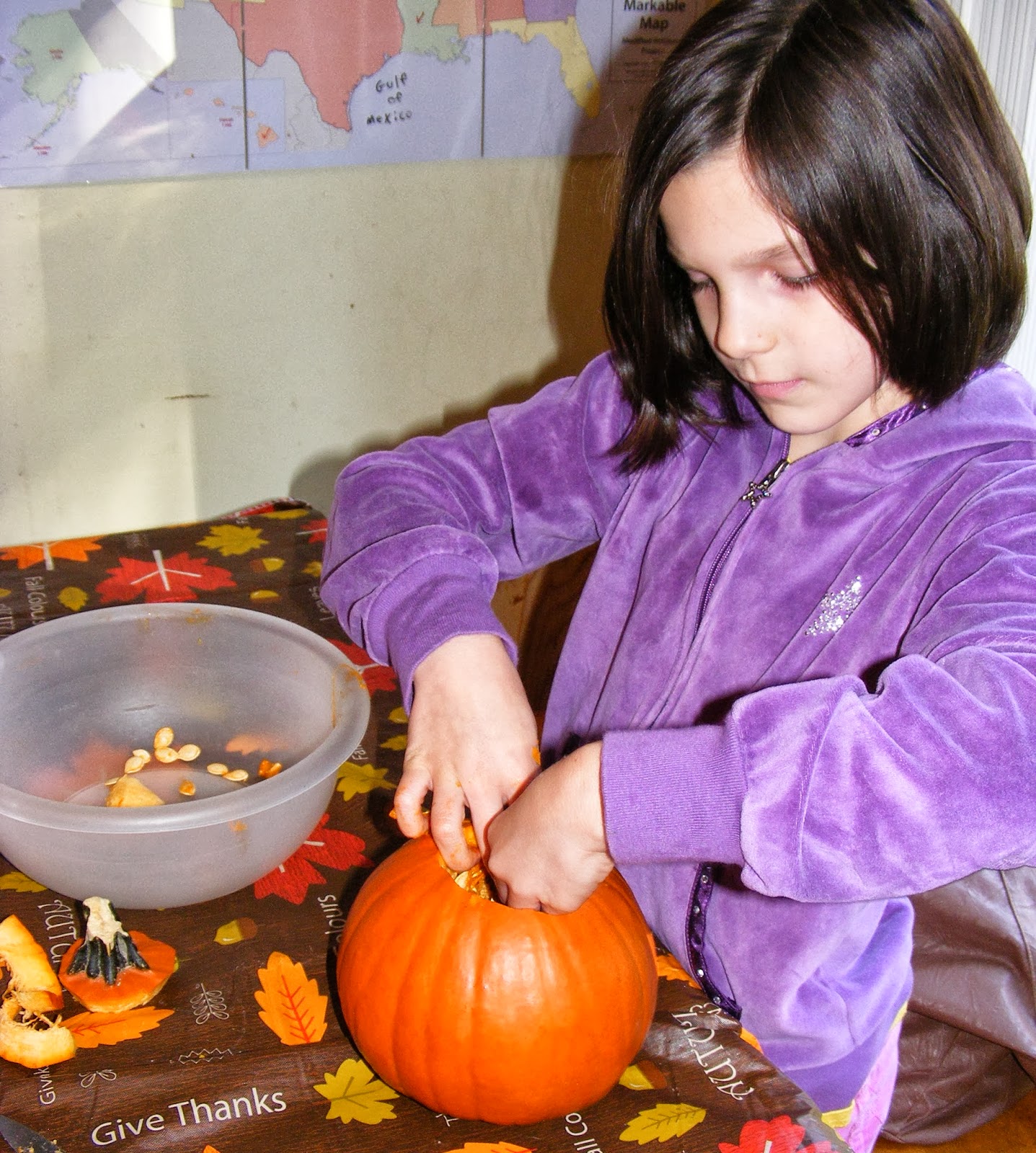 Ten kids and a Dog "How Many Seeds in a Pumpkin?"Fun with books