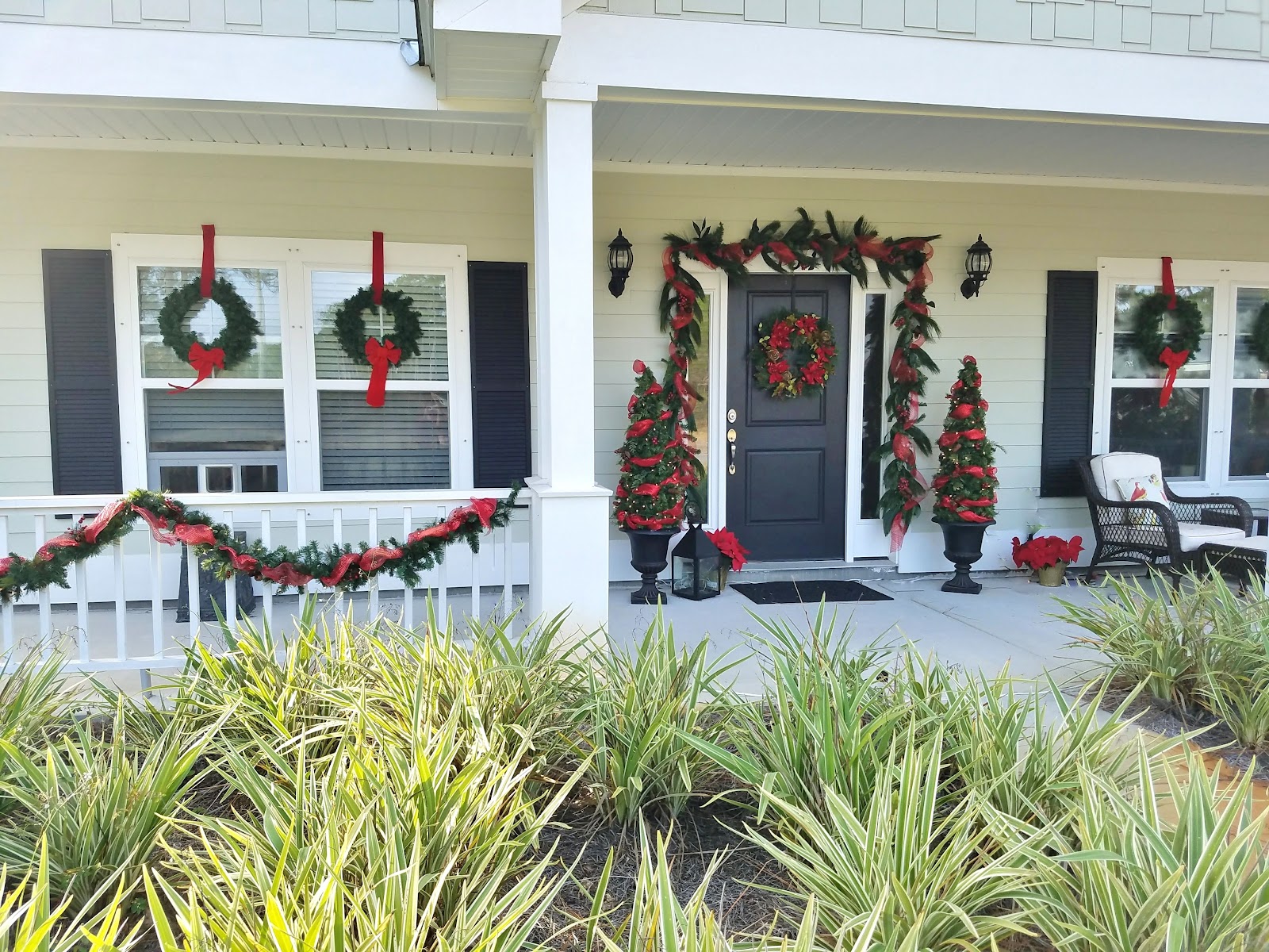 DIY Tomato Cage and Garland Topiary Christmas Trees Lucy Designs