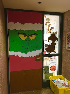 Classroom Door Decorating Contest for the Holidays  www.traceeorman.com