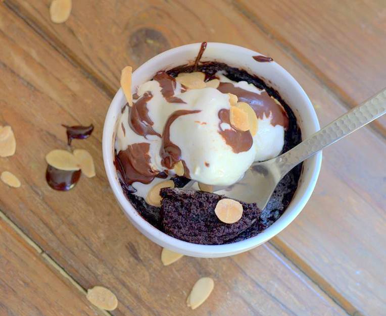 Cakes More Instant Microwave Brownie Eggless Warm And Chocolaty cakes-more-instant-microwave-brownie-eggless-warm-and-chocolaty