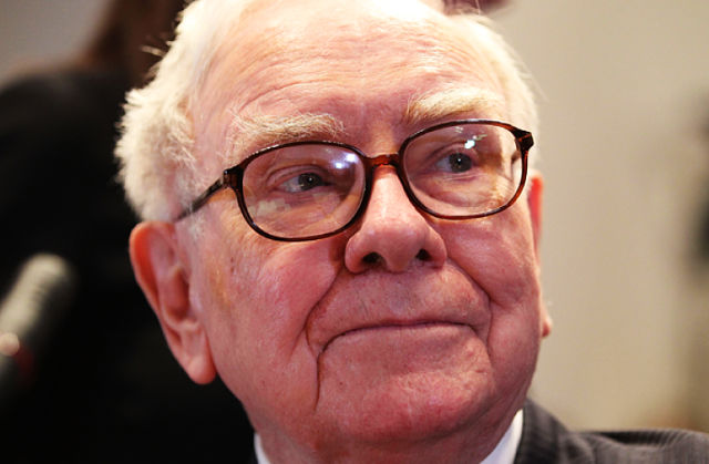 Warren Buffett - Lunch With Buffett Sells For $2.6M