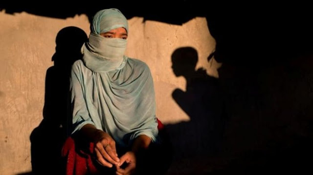 Memilukan! Para Perempuan Rohingya Ini Ungkap Fakta Harus Nikah Sangat Muda Agar Tidak Mati Kelaparan di Camp Pengungsian Memilukan! Para Perempuan Rohingya Ini Ungkap Fakta Harus Nikah Sangat Muda Agar Tidak Mati Kelaparan di Camp Pengungsian