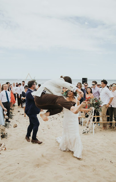 smokey oscar wedding photography melbourne beach boho bride florals barn weddings