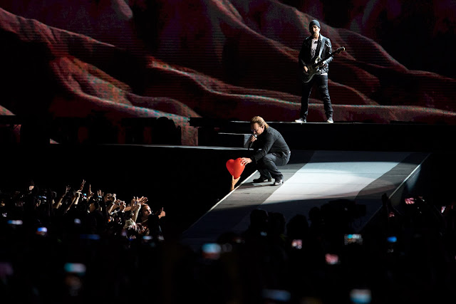 U2 faz o primeiro de quatro shows em São Paulo no Estádio do Morumbi
